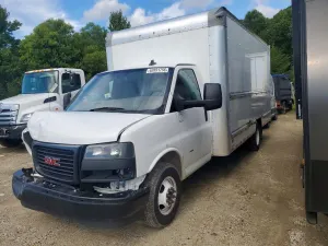 GMC Savana 6.6L 8 2022