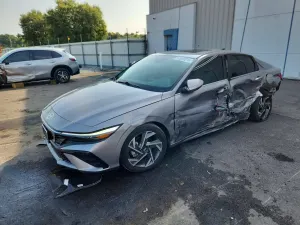 Hyundai Elantra 2.0L 4 2024