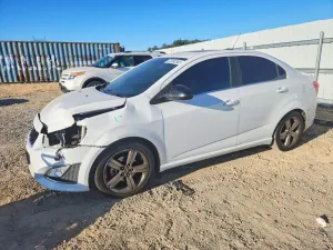 Chevrolet Aveo (Sonic) 1.4L 4 2015