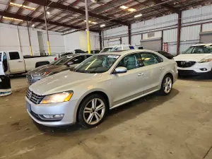 Volkswagen Passat 2.0L 4 2013