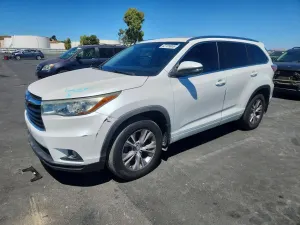Toyota Highlander 3.5L 6 2015