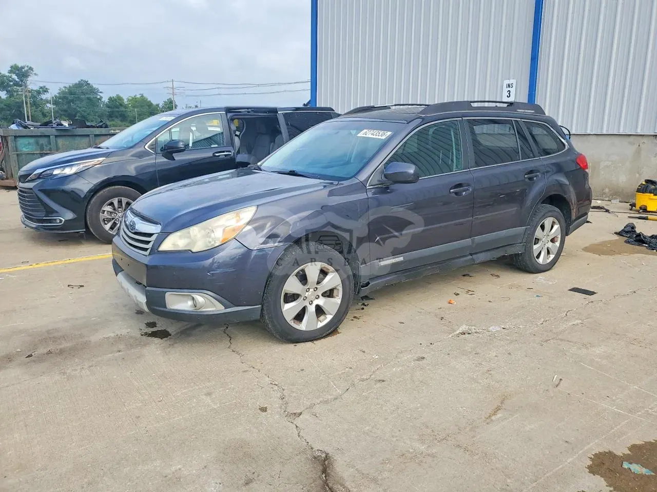 Subaru Outback 2.5L 4 2011