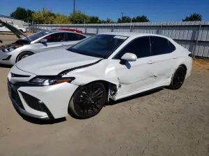 Toyota Camry 2.5L 4 2021