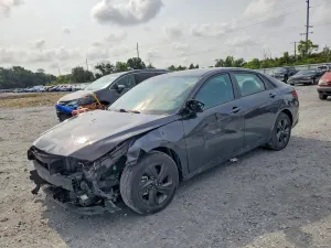 Hyundai Elantra 2.0L 4 2021