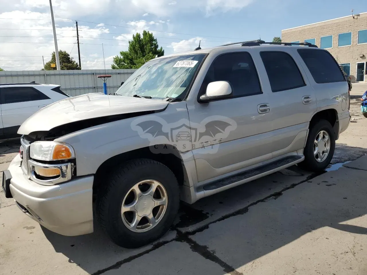 GMC Yukon DENALI 6.0L 8 2005