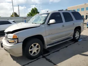 GMC Yukon DENALI 6.0L 8 2005