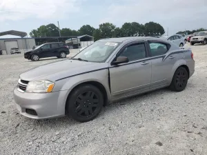 Dodge Avenger SE 2.4L 4 2013