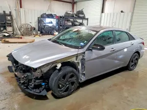 Hyundai Elantra 2.0L 4 2026