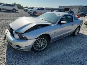 Ford Mustang 3.7L 6 2013