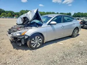 Nissan Altima 2.5L 4 2019