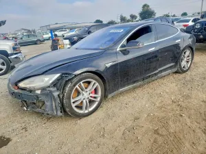 Tesla Model S 2014