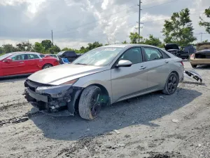 Hyundai Elantra 2.0L 4 2022