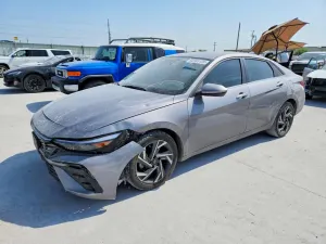 Hyundai Elantra 2.0L 4 2024