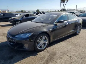 Tesla Model S 2015