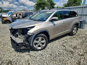 Toyota Highlander 3.5L 6 2015