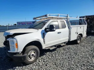 Ford F-250 6.8L 8 2023