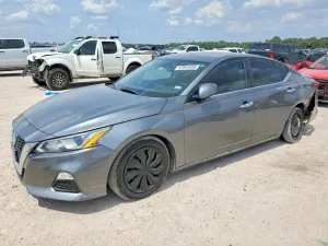 Nissan Altima 2.5L 4 2020
