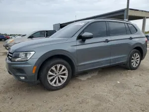 Volkswagen Tiguan S 2.0L 4 2018