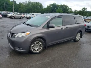 Toyota Sienna 3.5L 6 2017