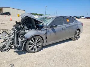 Nissan Altima 2.5L 4 2019