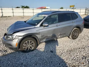 Volkswagen Tiguan S 2.0L 4 2021