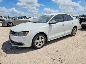 Volkswagen Jetta 2.0L 4 2014