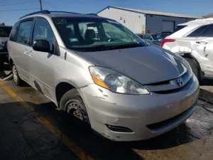 Toyota Sienna 3.5L 6 2010