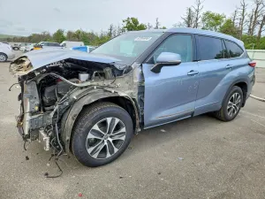Toyota Highlander 3.5L 6 2022
