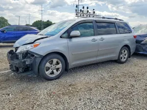 Toyota Sienna 3.5L 6 2017