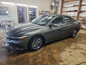 Hyundai Elantra 2.0L 4 2024