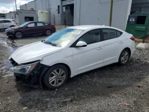 Hyundai Elantra 2.0L 4 2020