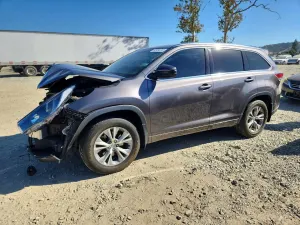 Toyota Highlander 3.5L 6 2015