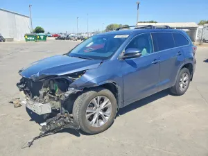Toyota Highlander 3.5L 6 2015