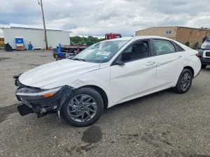 Hyundai Elantra 2.0L 4 2024
