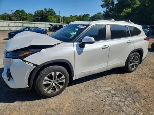 Toyota Highlander 2.4L 4 2023
