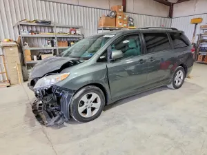 Toyota Sienna 3.5L 6 2014