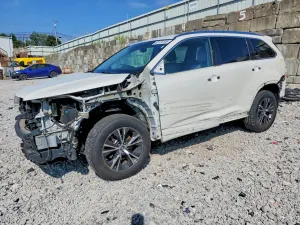 Toyota Highlander 3.5L 6 2016