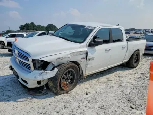RAM 1500 5.7L 8 2015