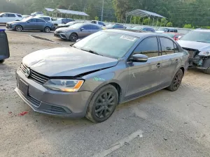 Volkswagen Jetta 1.8L 4 2014