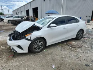 Kia Cerato / Forte / K3 LX 2 L 4 2024