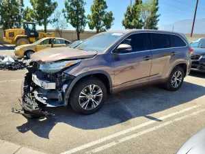Toyota Highlander 3.5L 6 2018