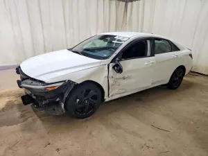 Hyundai Elantra 2.0L 4 2026