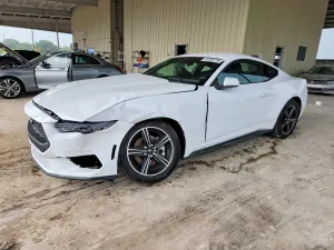 Ford Mustang 2.3L 4 2025