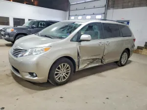 Toyota Sienna 3.5L 6 2017