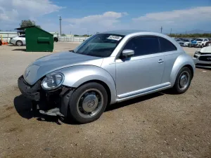 Volkswagen Beetle 2.5L 5 2013