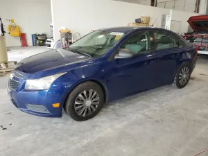 Chevrolet Cruze LS 1.8L 4 2013