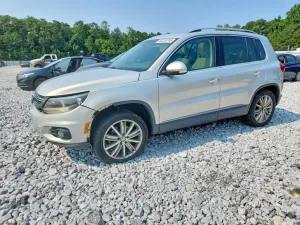 Volkswagen Tiguan 2.0L 4 2012