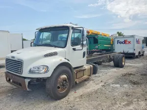 Freightliner Business Class M2 6.7L 6 2013