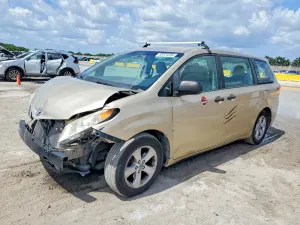 Toyota Sienna 3.5L 6 2014
