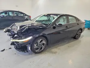 Hyundai Elantra 2.0L 4 2025
